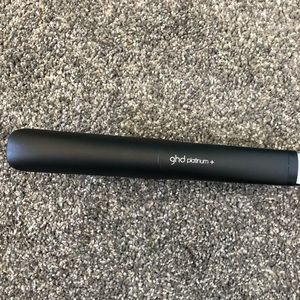 GHD Platinum Flat Iron - less than 1 year old